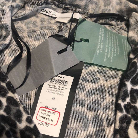 Greyscale Cheetah-Print Cardigan - Picture 2 of 4